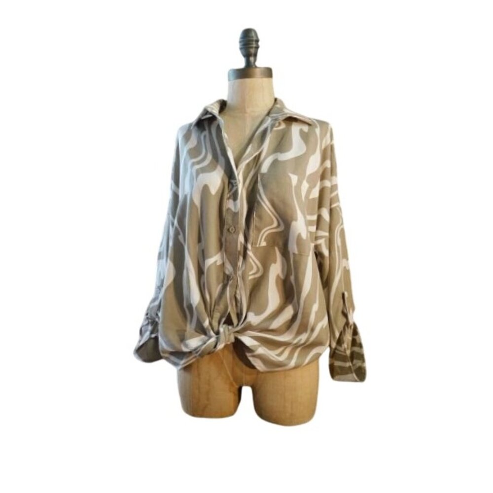 Gilli Size S Small Tie Front 3/4 Long Sleeve Button Front Blouse Top NWT